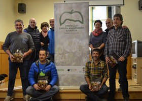 Errezil sagarraren liburua aurkeztu berri dute